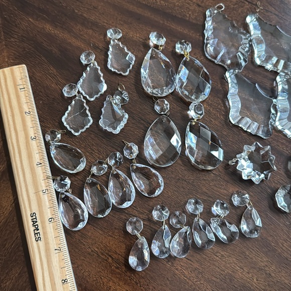 VINTAGE CHANDELIER CLEAR CRYSTAL PRISMS BUNDLE - Picture 8 of 17
